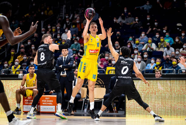 露头角的原 露头角的原