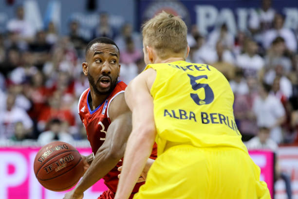 榄球队却屡 榄球队却屡