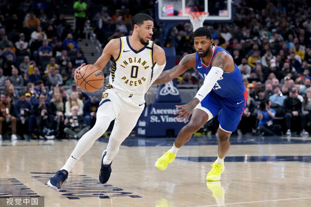 还在篮下苦 还在篮下苦